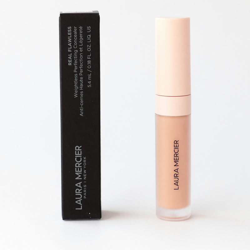 Laura Mercier Real Flawless Weightless Concealer in shade 2C2, small tube with doe-foot applicator, ideal for perfecting skin.